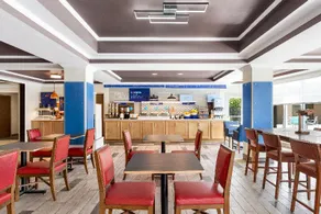 Holiday Inn Express & Suites Live oak - Image 2