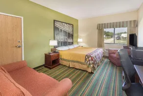 Super 8 by Wyndham Duson Lafayette West Area - Image 2