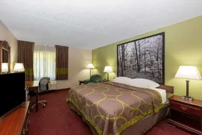 Super 8 by Wyndham Eureka Springs - Image 2