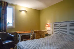 Hotel The Originals Bruay la Buissiere Le Cottage - Image 5