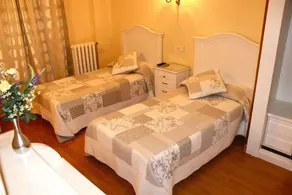 Hostal Montecarlo - Image 5