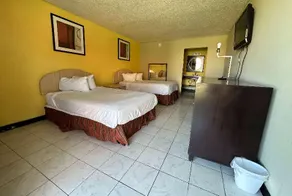 Ramada by Wyndham Lumberton NC North - Image 2
