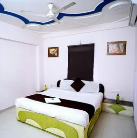 Hotel Jaunt Safari Residency - Image 3