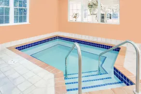 Microtel Inn & Suites by Wyndham Fond Du Lac - Image 4