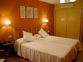 Hotel Villa De Estercuel - Image 3