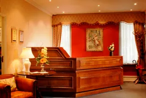 Moorhill House - Image 2