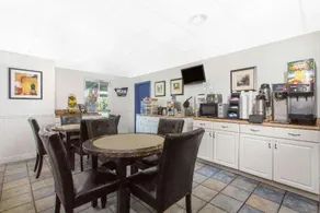 Travelodge by Wyndham Yuba City - Image 2