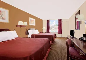 Howard Johnson by Wyndham Cleveland - Image 5