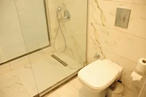 Orfeus Queen Hotel - Image 3