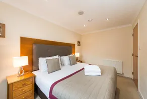 Fountain Court - Harris Apartments - Image 2
