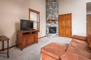 Lodges At Table Rock - Image 4