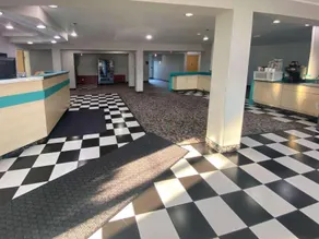 Happy Days Hotel - Image 1