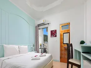Arya Eightball Records Hotel - Image 4
