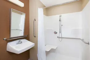 Microtel Inn & Suites By Wyndham Breaux Bridge - Image 5