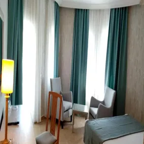 X Life Hotel - Image 5