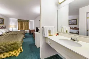 Rodeway Inn Decatur - Image 2
