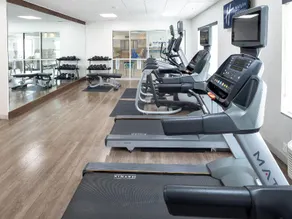Holiday Inn Express & Suites Chicago West - St Charles - Image 4