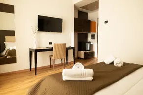 Nsm Palace Hotel - Image 5