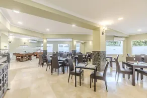 Moon Dreams Fuengirola Hotel - Image 2