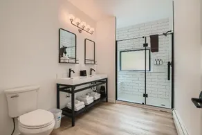 JC Suites - Image 5