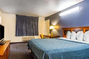 Rodeway Inn Auburn - Foresthill - Image 2