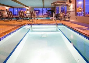 Norwood Inn & Suites Eagan - Image 5