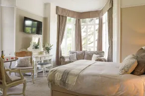 The White Lodge - Image 2