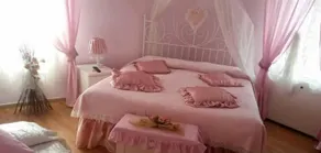 Lunartista Bed and Breakfast - Image 4
