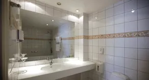 Stranda Hotel - Image 3