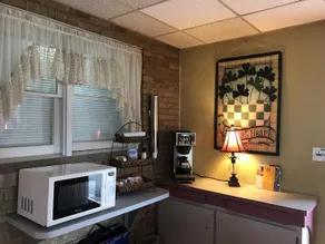 McGoverns Hotel and Suites - Image 3
