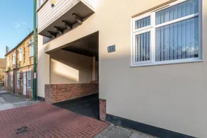 Jackson Court Apartment - Image 3