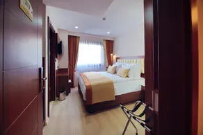 Hotel Paris Prestige - Image 5