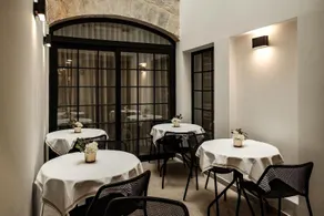 Palazzo Jean Parisot Boutique Suites - Image 3