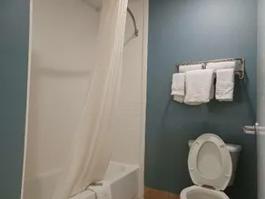 Best Western Huntsville Inn & Suites - Image 3