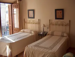 Hotel Plaza San Sebastian - Image 5