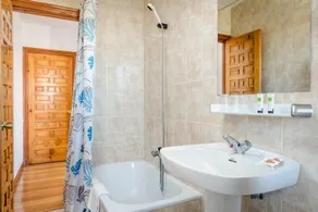 Hotel Surfances - Image 4