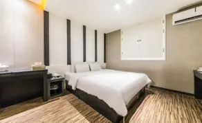 Rampart Hotel - Image 5