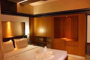 Woodhouse Beach Resort - Image 5