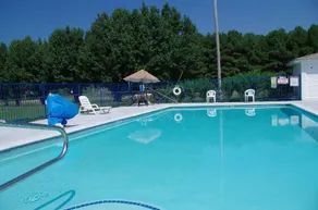Americas Best Value Inn & Suites - Image 3