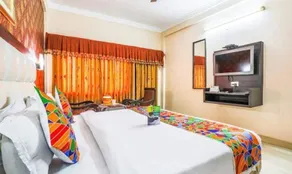 Fabhotel Statiq Inn - Image 2