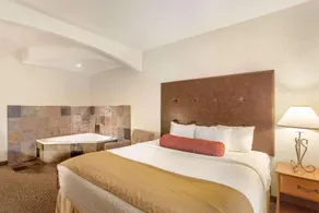 Best Western Plus Ellensburg Hotel - Image 4