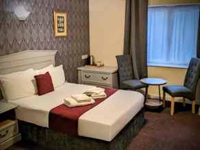 Hitchin Priory Hotel - Image 5