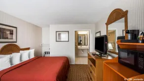 Quality Hotel Ponca City - Image 4