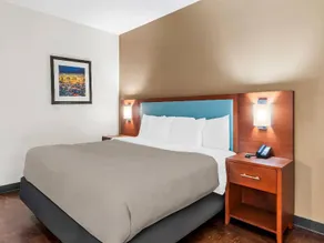 Econo Lodge Laredo - Image 3