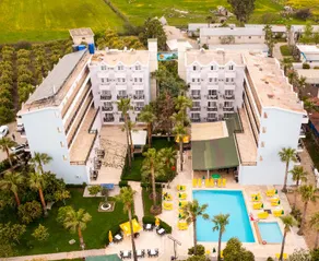 Malibu Resort Hotel - Image 4