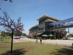 Waterfront Boutique Hotel - Image 5