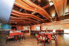 Hotel Shelter by OYO Rooms - Image 4