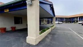 Americas Best Value Inn - Image 3