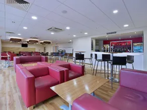 Travelodge Edinburgh Airport Ratho Station - Image 2