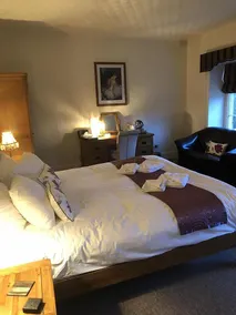 Oakeley Arms - Image 2